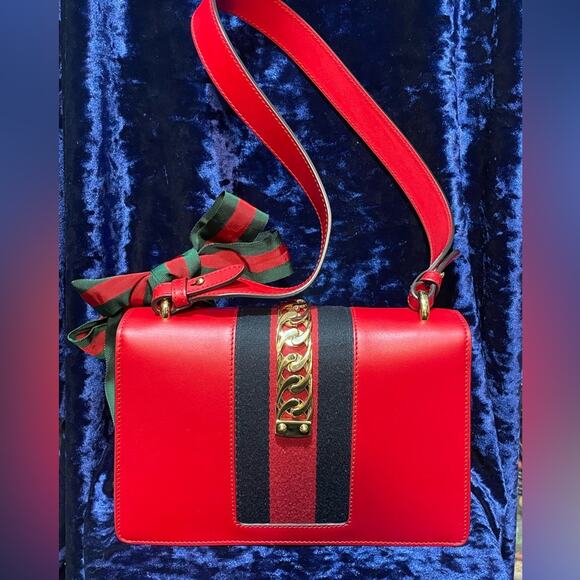 Gucci Sylvie Leather Shoulder Bag Red with suede interior. - Picture 4 of 7